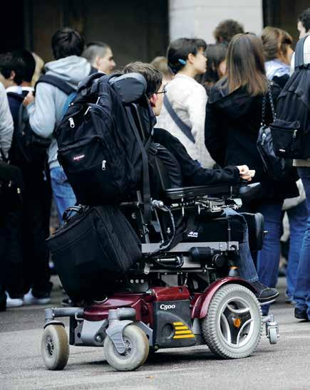 Alla barn går 9 år i grundskolan. utbildas för att så snart som möjligt kunna gå vidare till en klass i den vanliga grundskolan.