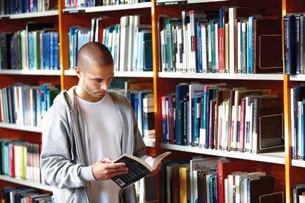 Fritid och kultur Svenska kommuner har olika tjänster inom fritid och kultur. Kommunerna har bibliotek där du kan låna böcker gratis.