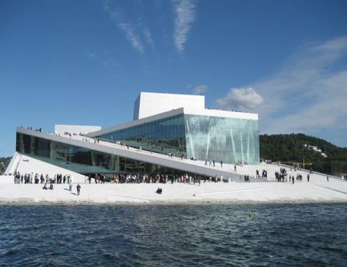 Oslo Torsdag 20 - lördag 22 september Arkitekturresa med prof em Claes Caldenby Den nordiska arkitekturen har sedan modernismens genombrott i tur och ordning dominerats av Sverige, Finland och