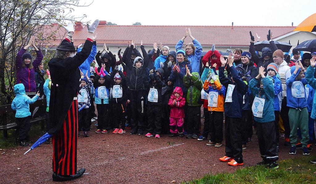 Lilla Kanonloppet 7,5 km och 3,5 km START OCH MÅL: Starten sker för 7,5 km vid Vikingahallen och för 3,5 km i Hindersböle. Målgång vid Wiklöf Holding Arena. STARTTID: Kl. 10.