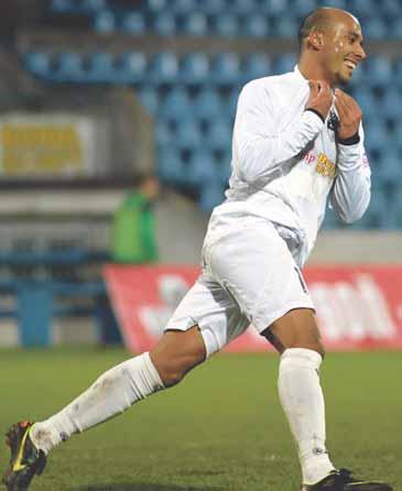 14 FUTBAL štvrtok 9. 5. 2013 PUTNOCKÝ (Slovan, 4) BRABEC (Senica, 2) DA SILVA (Trenčín, 4) TÓTH (Košice, 2) Čísla za klubom uvádzajú počet nominácií do zostáv kola.