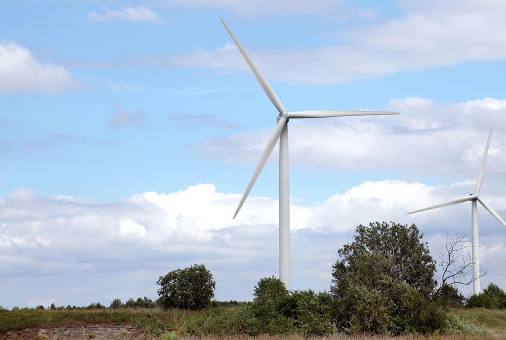 VINDKRAFT Med ett vindkraftsområde på landskapsnivå avses en helhet av tio eller flera vindkraftverk. Mindre vindkraftsområden än så kan planläggas lokalt i kommunens planläggning.