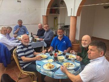 Dessverre fikk vi et par uhell denne dagen, men det gikk heldigvis bra med de som satt oppå syklene. Resten av turen gikk uten uhell. Middag hemma på terassen. På kveldene spiste vi middager i Tolox.