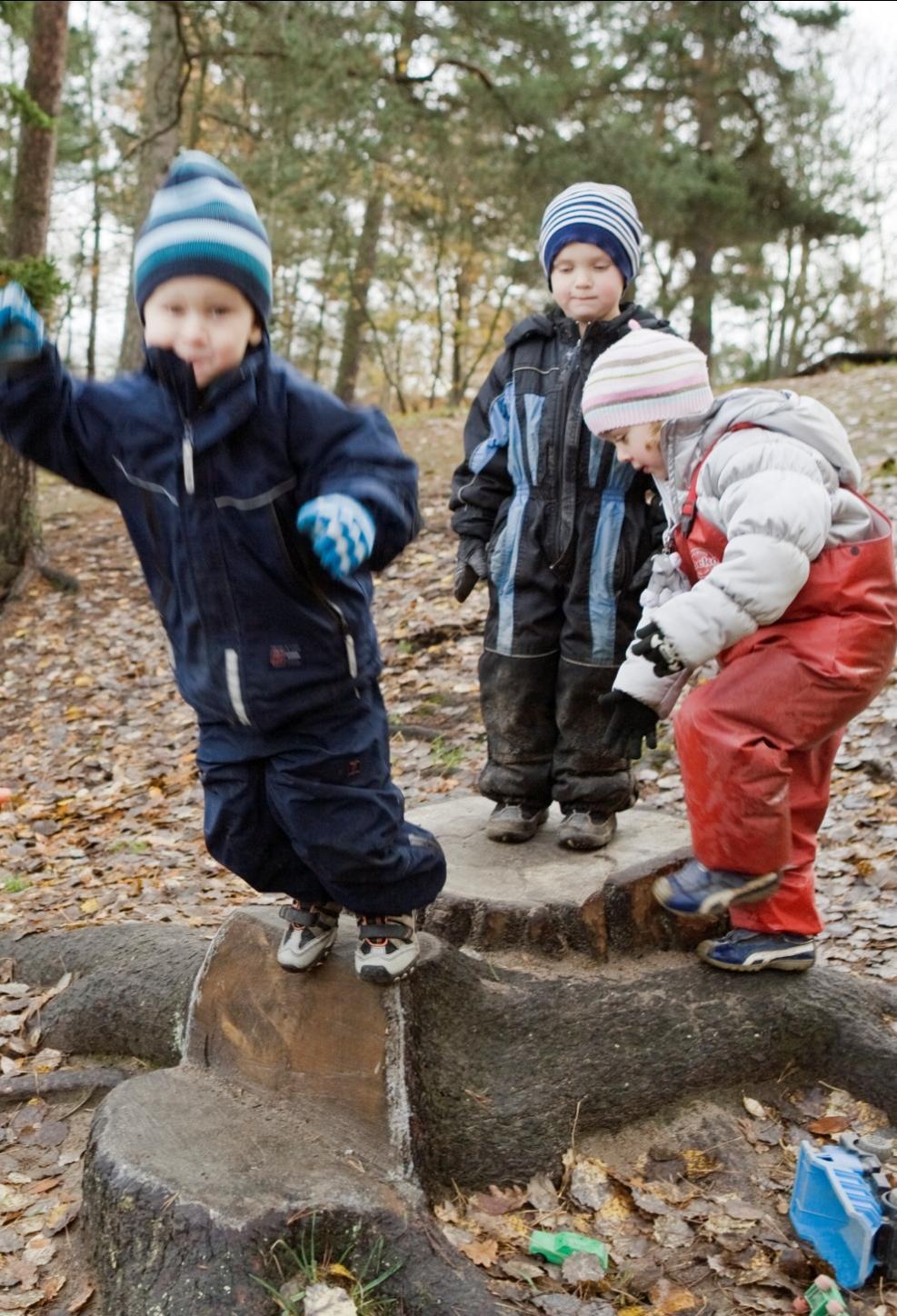 Granskningar som gjorts, forts Få kommuner som uppger att de använder ett systematiskt arbetssätt för att analysera konsekvenserna för barn och unga i