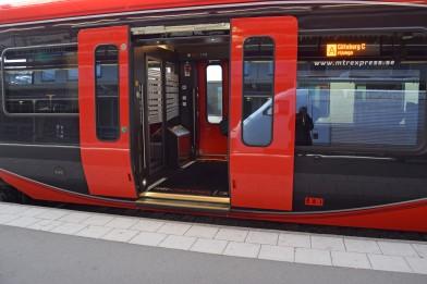 ReseLedaren : SJ måste tänka om! Ett nytt tågbolag, SagaRail, startade i fredags pendeltågstrafik mellan Stockholm och Linköping.