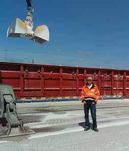 Intressen: Inbiten fiskare med intresse för vildmarksliv i alla former. Har också fuskat lite med golf. 1 Hur hamnade en dalslänning som du vid hamnen i Otterbäcken?