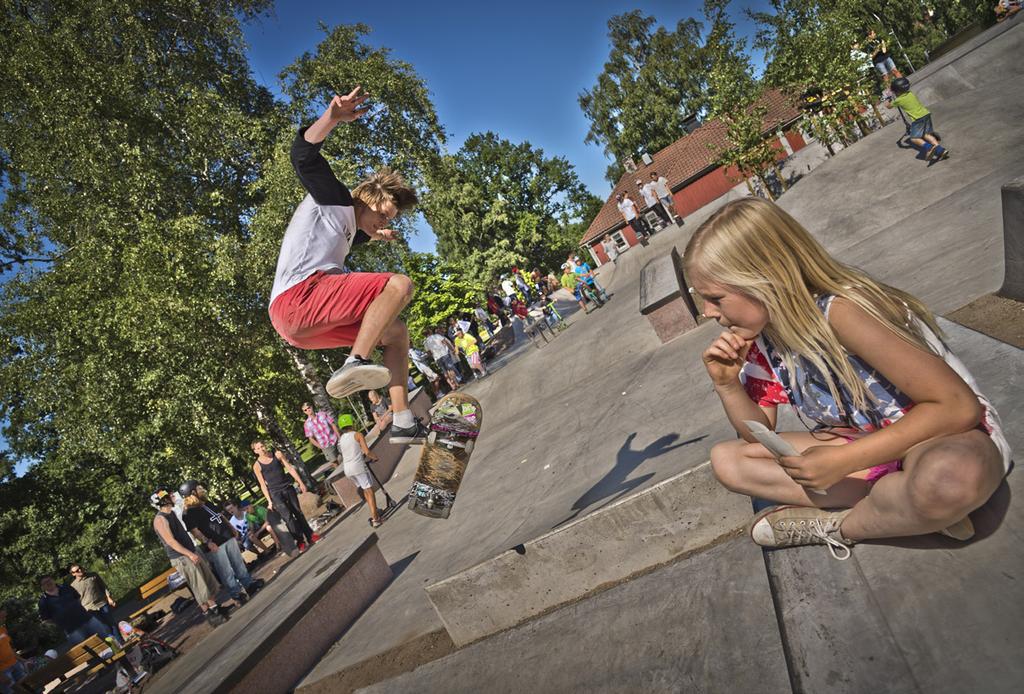 Här kommer man att få prova på magi (blanda trolldrycker), svärdsfäktning (med skumgummisvärd),