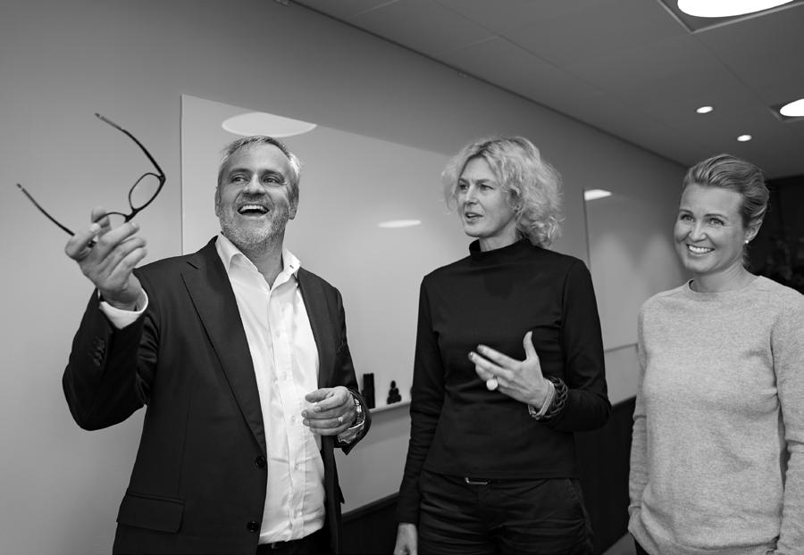 2 3 SAMARBETSPARTNER CVC << Tomas Ekman, partner CVC, Cecilia Gross Friberger, investment director AP6, ansvarig för samarbetet med CVC, Malin Källström Säfweräng, investment director AP6.