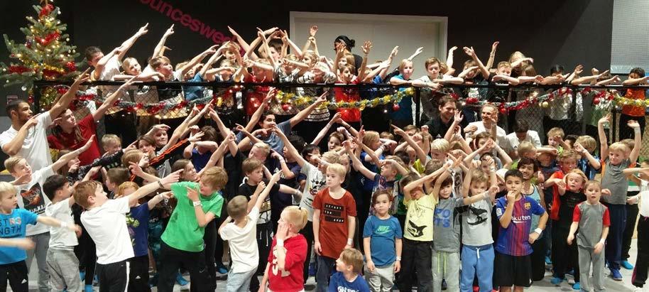Gruppträning Parkour För barn från 8 år har sektionen fortsatt med de tre träningsvarianter som infördes hösten 2016; Parkour Intro, Parkour Blå och Parkour Grön.