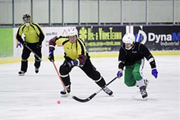 Idrotter Fotboll ute, 7-fotboll Fotbollssäsongen på konstgräs genomfördes med två herrserier i Vårby Gård och Broängen, Tumba.