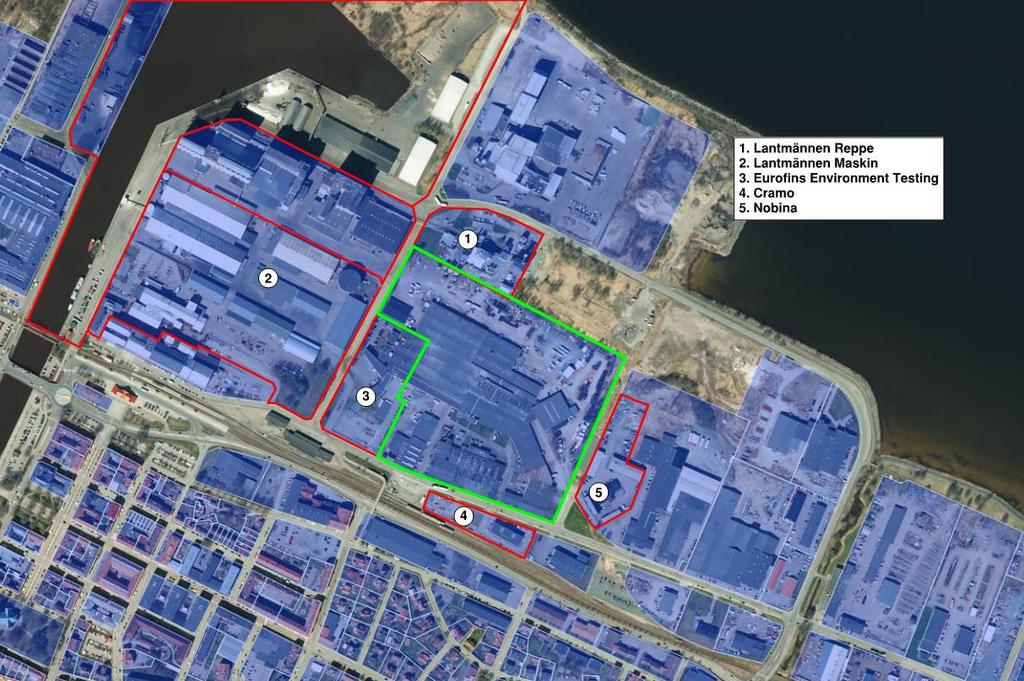 Riskidentifieringen visar att det finns verksamheter inom Östra hamnen med tillstånd att hantera brandfarlig och explosiv vara, som ligger i nära anslutning till planområdet.