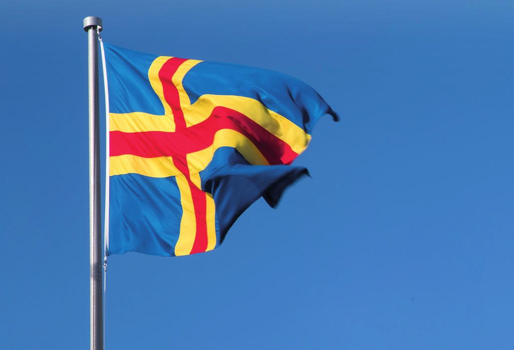 Ålands flaggas färger Ålands flagg Observera att färgerna i fotot av flaggan kan avvika från de riktiga färgerna beroende på tryckmetod eller inställningen av din bildskärm.