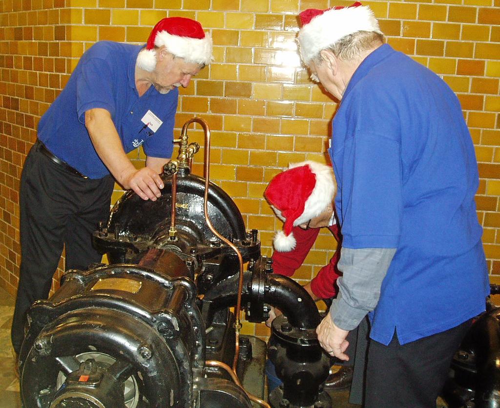 Inställt på julafton Det blev ingen sändning av julbudskap på julaftonen, som vi kunnat göra de fem senaste julaftnarna före 2011.