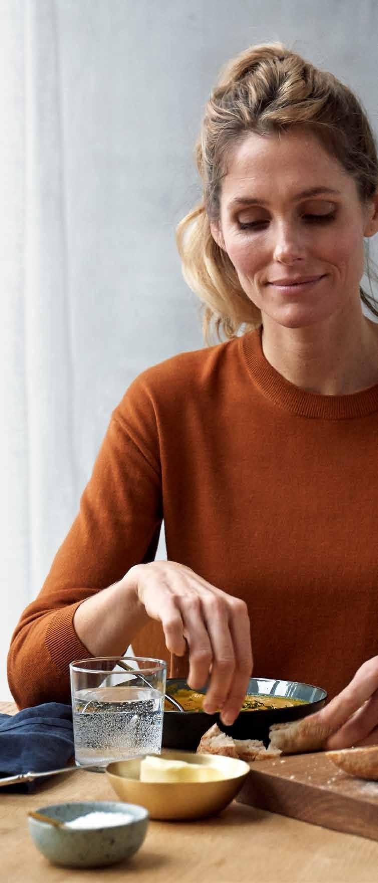 innehåll PURPOSE Smakupplevelse, klädvård och välbefinnande 3 Electrolux 2017 6 VD-ord 8 Globala trender 10 Electrolux purpose 12 Mål 14 STRATEGI Electrolux affärsmodell 18 Förstklassiga