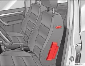 38 Airbagsystem Säkerhetsmeddelanden vad gäller det främre airbagsystemet Om du använder krockkuddarna korrekt kan de minska skaderisken betydligt vid många olika typer av olyckor.