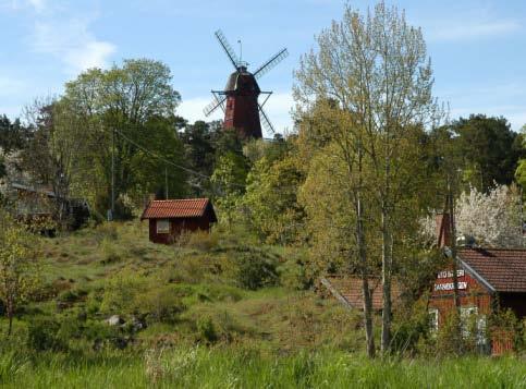 Kort paus i konferensen Utö Guidning Tillbaka till Dåtiden Charlotte Schröder, Utö-original och dotter till Kar De Mumma, tar er med på en guidad tur runt gruvorna och Gruvbyn och berättar på sitt