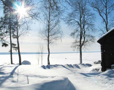 Gläntan Fiskeboda/Hjälmaren Efter hårt arbete var isvaken äntligen klar! Modiga deltagare och ledare från Gläntan värmde sig i bastun för att sedan doppa sig i den iskalla sjön Hjälmaren!