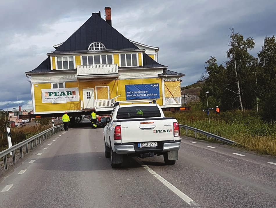 En av kronjuvelerna, det 98 år gamla Höijershuset, har fått ta plats alldeles vid infarten till det nya bostadsområdet.