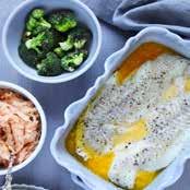 picklad rödlök och coleslaw Recept : Jordärtskockssoppa med timjan och parmesan Recept 5: Ugnsstekt fisk med gyllene mos Grönsaker vitlök rödlök 2 gula lökar