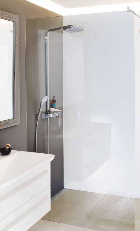 Våra duschlösningar, EMMABODA HOME, levereras i dimensioner som är individuellt anpassade efter ditt hem så att du kan bestämma och skapa en glaslösning precis så som