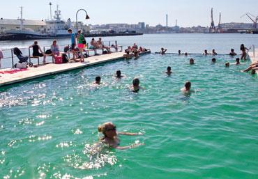 Kort om Göteborg Staden har fantastiskt mycket att bjuda på, här följer ett axplock: salta bad (på sommaren alltså), spårvagnar, Summerburst, Lilla Bommen, Nordstan