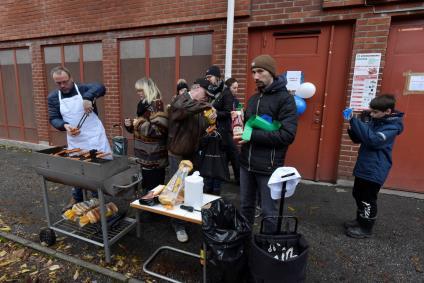 grillad korv och lite kaffe