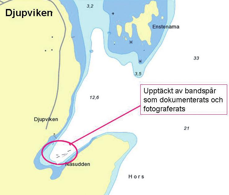 Bild 6: Djupviken sjökort ningar inte går att få långa sammanhängande bilder på de dokumenterade spåren. Ett ständigt återkommande påstående är att bandspåren konvergerar i de bilder man ser.