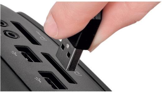 Ansluta till en dator Anslut RollerMouse Pro3 till datorns USB-port. Vänta en liten stund medan datorn hittar och installerar enheten automatiskt.