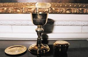 7.3. Religiösa föremål Bild 7:10 7.3.1. Historik 1535 års sjöartiklar stadgade bl.a. att skeppsprästerna, förutom daglig predikan och undervisning i den evangeliska läran, även skulle hålla mässa, d.