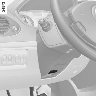 RATT/SERVOSTYRNING Servostyrning Kör aldrig med ett dåligt laddat batteri. Variabel servostyrning Den variabla servostyrningen styrs elektroniskt och anpassar servoeffekten efter bilens hastighet.