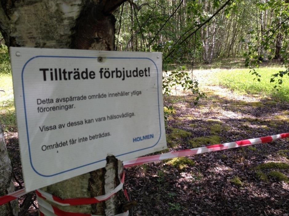 maskinförsäljning. De föroreningar som befaras finnas på platsen är metaller, flyktiga organiska ämnen, olja, PAH, PCB, dioxiner och klorfenoler.