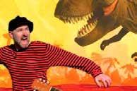 lördag 14 april OLOFSTRÖMS, kl. 11.00 Jagad av en T-Rex Ett fartfyllt musikäventyr i dinosauriernas värld. Pappa Kapsyls kista med kapsyler är försvunnen.