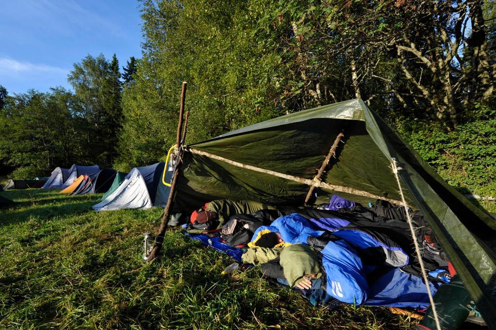 Program på Vässarö 3 VÄLKOMMEN TILL PROGRAM Vår lägerö erbjuder dig och din grupp otaliga möjligheter till ett spännande och omväxlande program.