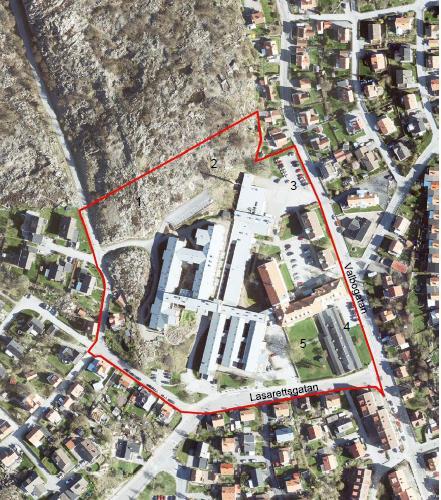 1 Uppdraget 1.1 Bakgrund På uppdrag av Lysekils kommun har Geosigma AB utfört en översiktlig undersökning avseende geoteknik och bergteknik för Sjukhusområdet i Lysekils kommun.