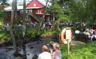 Hjälmrydshästar N57 48.560 E 012 54.215 Bredareds IF s naturpass FÖR ALLAS BÄSTA! kontroller är torp, grottor m.m. www.bredaredsisf.se Turridning på snälla islandshästar. Ridskola.