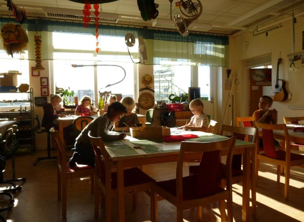 Innehållsförteckning Bakgrund / Inledning... 2 Samverkan förskola skola - fritidshem... 3 Fritidshemmets uppdrag... 4 Normer och värden.