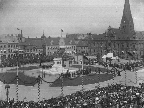 Samtiden är dåtid 1896 Samtiden Analysmodell Karl X Gustav Vad är det för frågor som är viktiga i samtiden (1896) utifrån bilden?