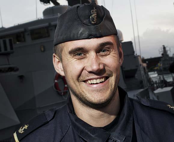Vi jagar inte ubåt varje dag, men det är fantastiskt med alla små uppgifter som gör att man får jobba med problemlösning av varierande svårighetsgrad. Det sporrar och utvecklar mig.