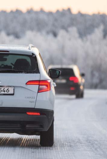 ŠKODA PERSONALBIL EN LÖNEFÖRMÅN DU KNAPPT BEHÖVER FÖRHANDLA OM Personalbil är en förmånsbil som ditt företag kan erbjuda till dig som anställd, en kostnadsneutral personalförmån som kan finansieras