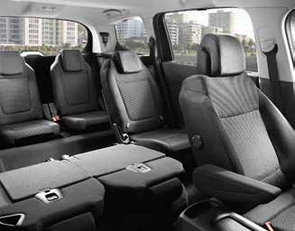 EN KÄNSLA AV FRIHET Peugeot 5008 har sju sittplatser som standard, som du lätt kan möblera om och