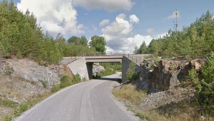 2.2 Järnväg Svealandabanan Svealandsbanan passerar genom programområdet i ost-västlig riktning och förbinder Södertälje med bl.a. Eskilstuna och Västerås.