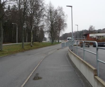 busshållplatsen. I punkt 4 saknas gång- och cykelväg längs med gatan i kartan.