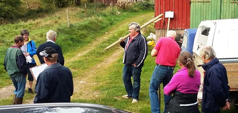 Den 18 september hade vi en torpskyltning i Hillarp. Vi hade väl samlats en femton stycken.