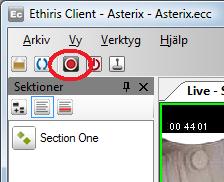 Uppgift 2, Spela in video I Ethiris Client, hittar du den manuella inspelningsknappen i det övre vänstra hörnet. Figur 2.40 Den manuella händelseinspelningsknappen i Ethiris Client.
