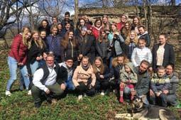 UTBILDNING UTBILDNING After School & läxhjälpsprojekt 7 byar och samhällen runt om i Rumänien och Bulgarien stöder Hjärta till Hjärta olika I After School-verksamheter.