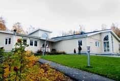 HÄLLEBERGSSKOLAN FRISTÅENDE F 9 90 elever Hällebergsskolan vill dels erbjuda varje barn en trygg skolmiljö, där var och en blir sedd och får utvecklas efter sina förutsättningar, dels ge eleverna en