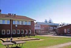 LANE-RYRS SKOLA KOMMUNAL F 6 150 elever Lane-Ryrs skola är den populära IKT-skolan mitt i naturen. Våra elever har god tillgång till nya verktyg för lärande.