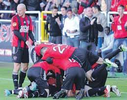10 FUTBAL pondelok 23. 9. 2013 SPARTAK: Filipko Procházka, Adámik, Janečka, Štepanovský (79. Kuzma) Vlasko (68. Augustini) Sabo, Mikovič, Chovanec (76. Schranz) Hodek Poznar. Tréner J. Jarábek.