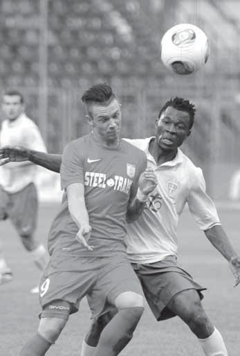 8 FUTBAL pondelok 23. 9. 2013 MŠK: Dúbravka Mabouka, Piaček, Akapko, Hučko Pečovský, Paur (63. Gergel) Mihalík, Bello, Pich (88. Guba) Jelič (40. Majtán). Tréner A. Guľa.
