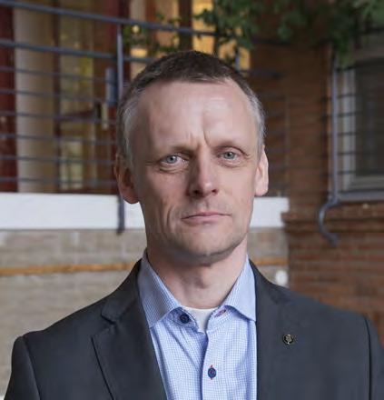 Skogsskötsel Systemekonomi Virkeslära Niklas Ammert Dekan vid nämnden för lärarutbildning Forskningen som är knuten till lärarutbildningen präglas av både bredd och djup.